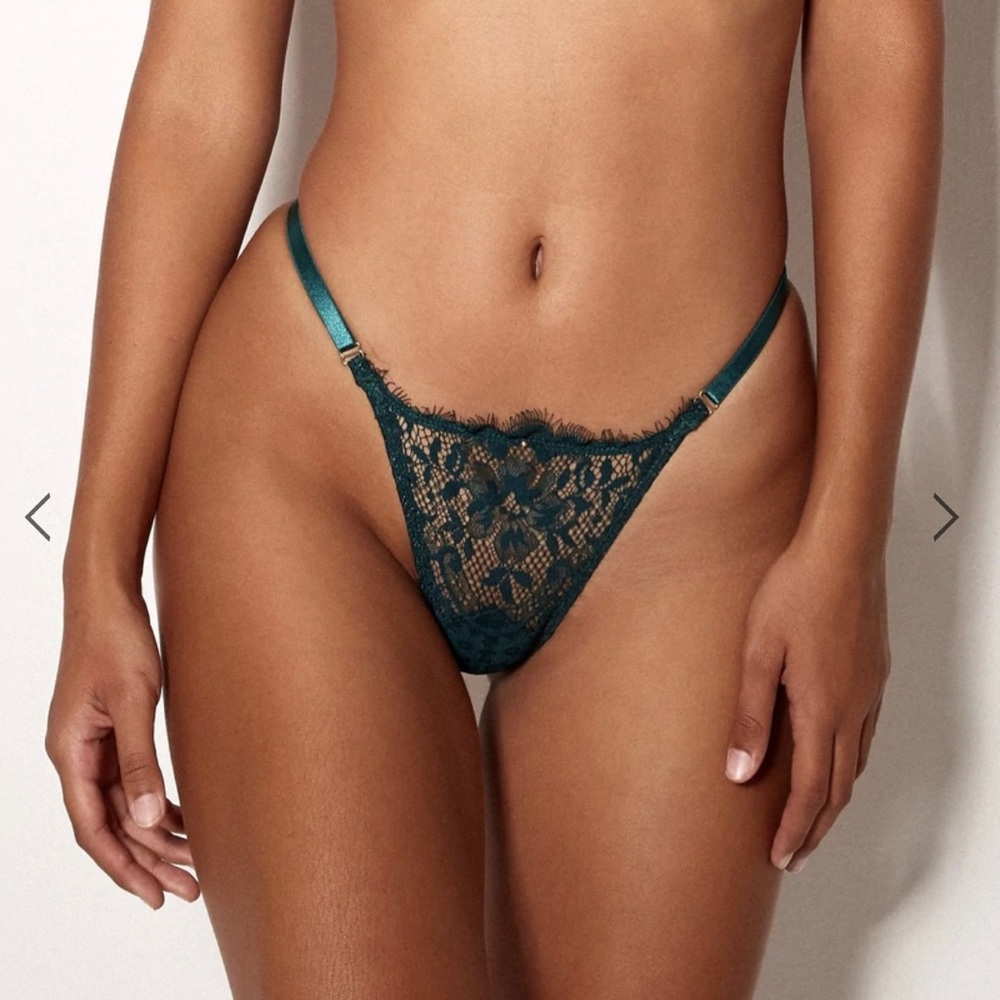 Gooseberry intimates